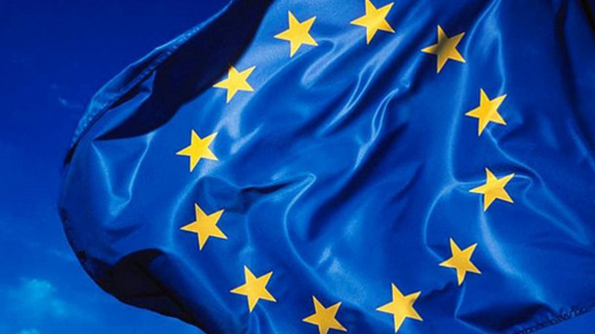 ЄС покриє більшу частину витрат на відновлення України, – Bloomberg