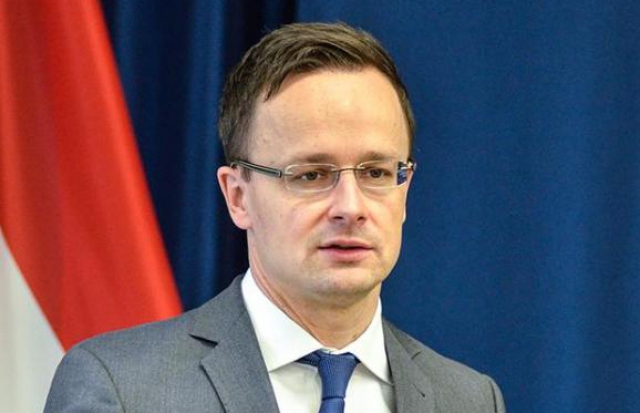 Угорщина не підтримає ембарго на російську нафту і газ, – Сійярто