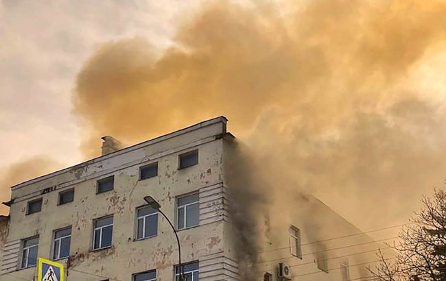 У Росії спалахнула пожежа в інституті Міноборони. Там розробляли "Іскандери"