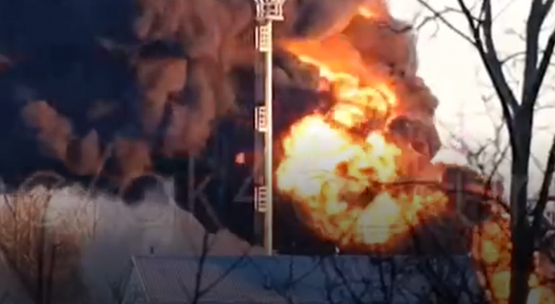 Атаки на аеродроми РФ: росіяни гасили пожежу в Курську понад добу