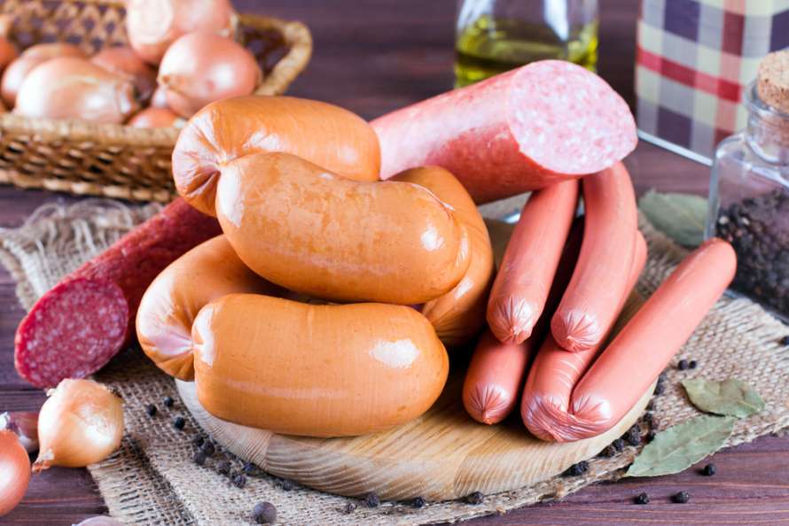 РФ не зможе виробляти ковбаси та сосиски через санкції 