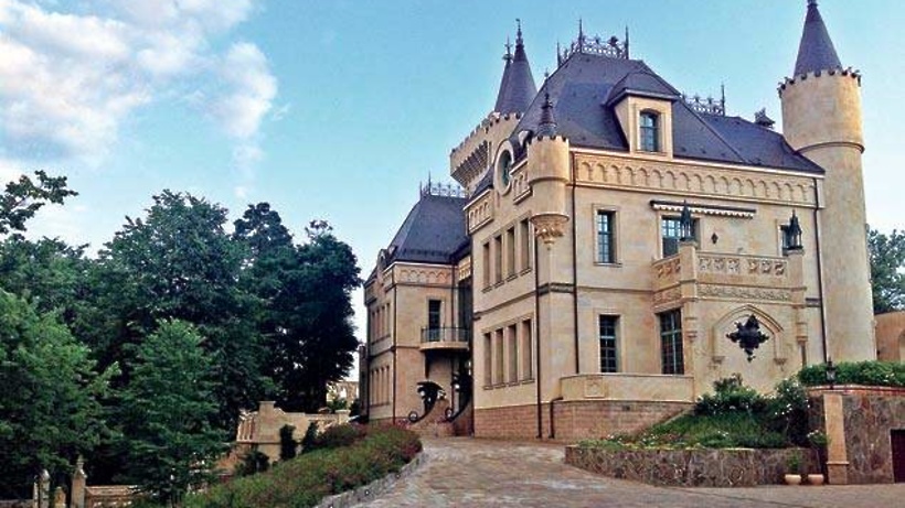 Розкішний особняк Галкіна і Пугачової в Росії виставлено на продаж