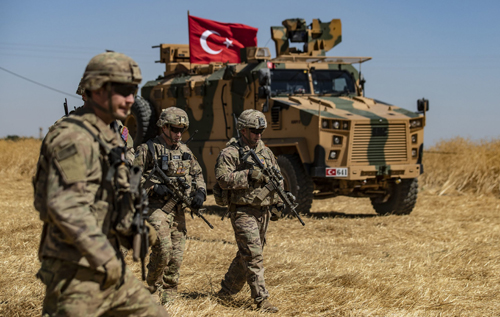 Турки громят сирийскую армию под девизом "Мы только начали".  По всей видимости, это такой ответ на "Можем повторить", – российский блогер