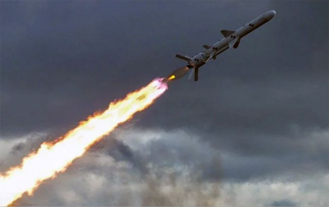 Обстріл Кременчука: ракета влучила у людне місце