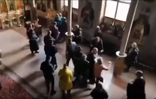 Полиция расследует драку между священником и прихожанами одесского храма. ВИДЕО