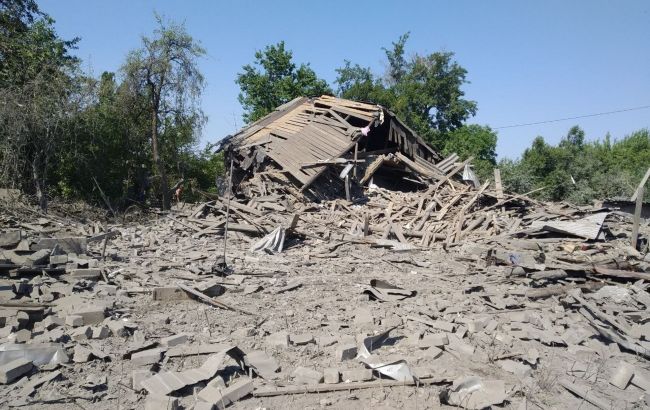 РФ нанесла ракетний удар по Торецьку на Донбасі. Люди опинилися під завалами 