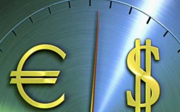 Фурса: Чому долар і євро досягли паритету? І чи є тут зрада?