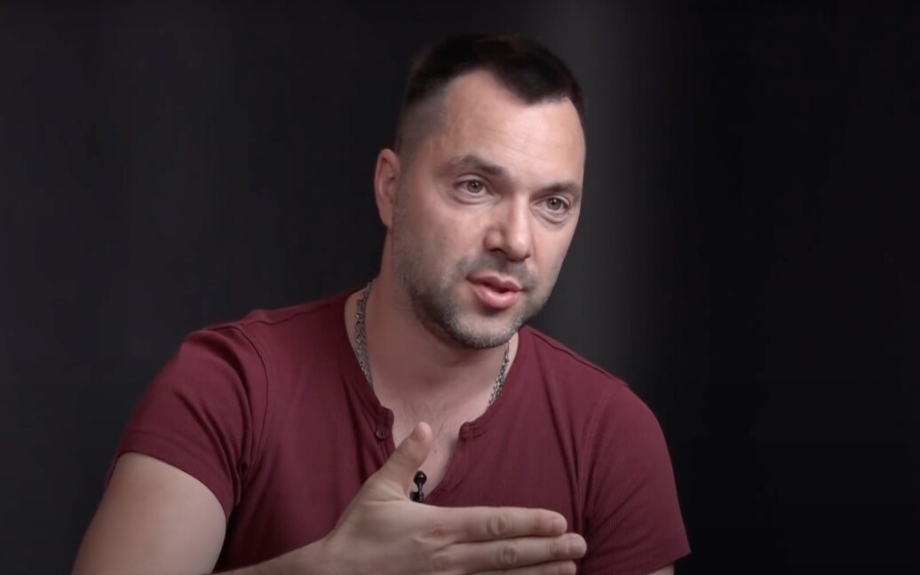 Арестович пояснив, чому матері в РФ спокійно ставляться до загибелі своїх дітей в Україні
