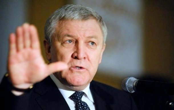 Екс-міністра оборони підозрюють у держзраді за "Харківські угоди"