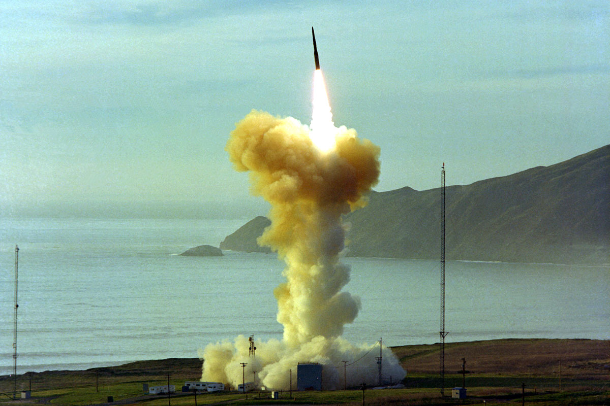 США здійснили запуск міжконтинентальної балістичної ракети Minuteman III
