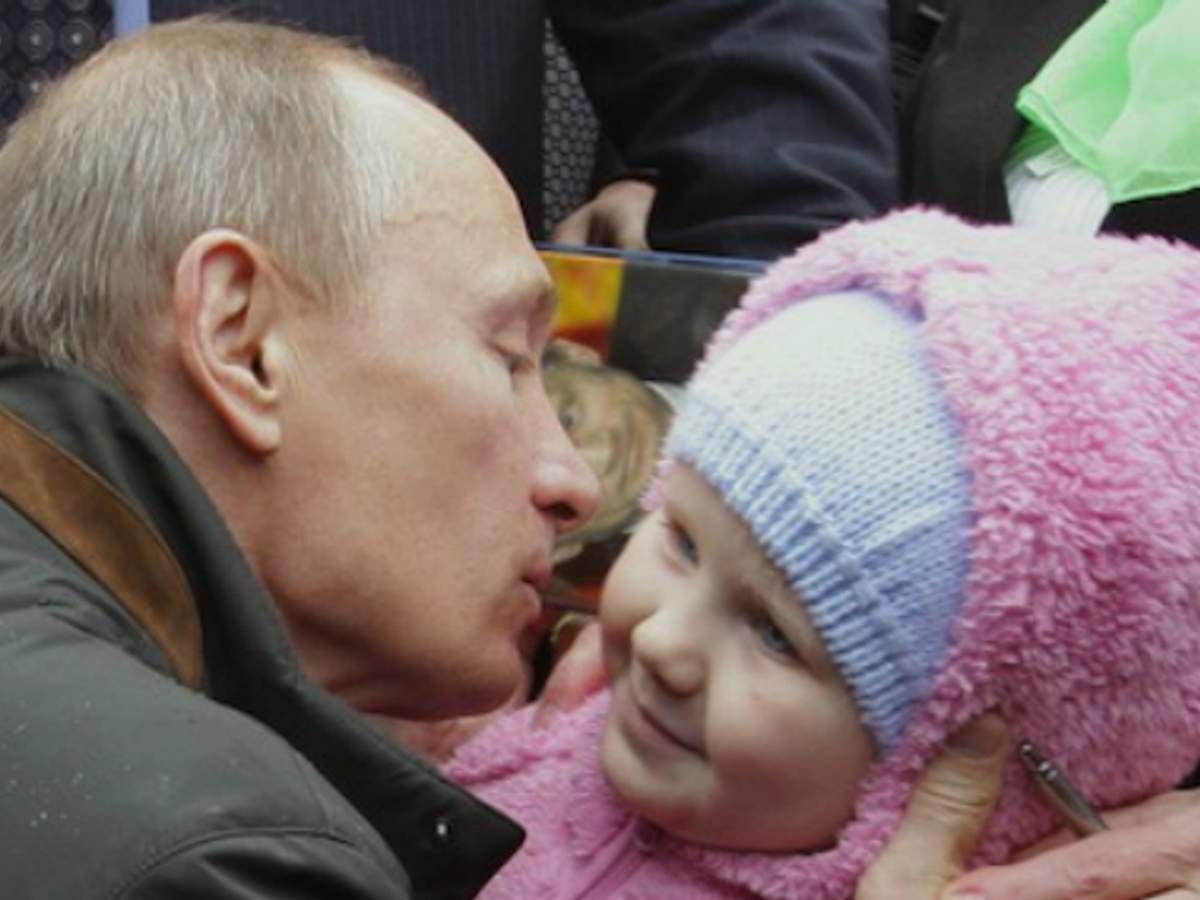 У мережі згадали про нездорову пристрасть Путіна до дітей 