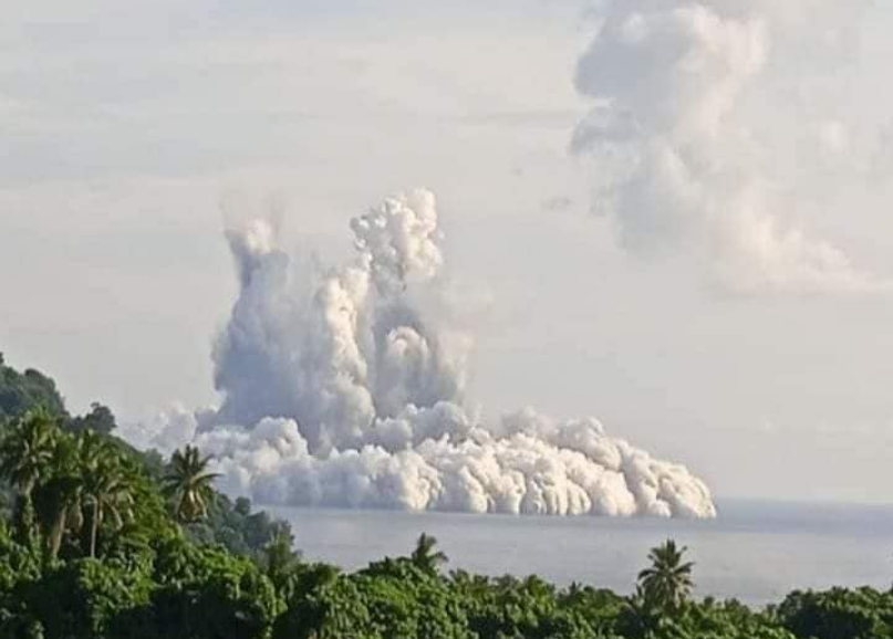 У Тихому океані вивергатється підводний вулкан: можливі цунамі