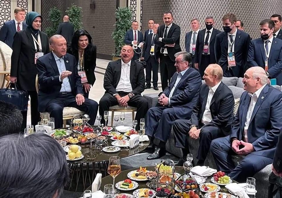 Путіна принизили на неформальних бесідах саміту в Узбекистані