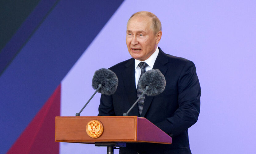 Віктор Шендерович назвав умову для повалення Путіна