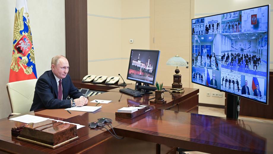 Путіна зачинили в бункері, щоб не лякати народ станом здоров'я "вождя" – Фейгін