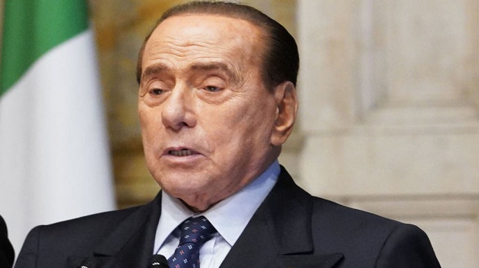 Берлусконі порушив санкції, отримавши в подарунок горілку від Путіна – Єврокомісія