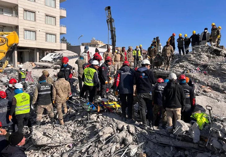 Кількість жертв землетрусу в Туреччині та Сирії перевищила 34 тис. осіб: під завалами продовжують шукати людей