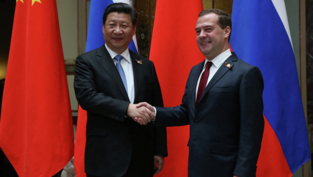Путін відправив Медведєва до Китаю, щоб помститись Сі Цзіньпіну – російський опозиціонер