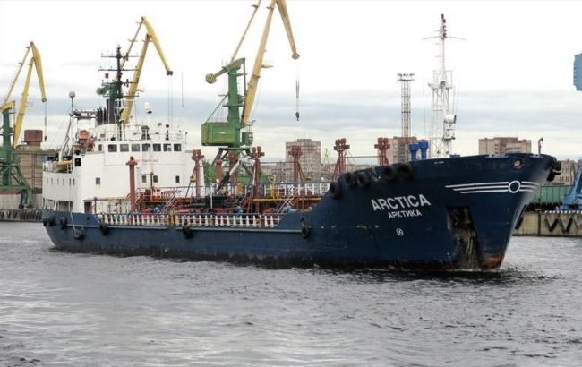 Біля російського Санкт-Петербурга спалахнув нафтовий танкер 