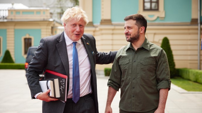 Борис Джонсон планує поїздку в Україну – The Guardian