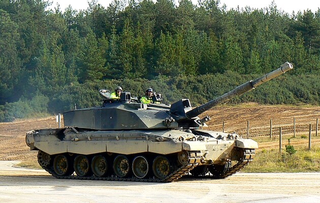 Скільки ЗСУ потрібно танків для наступу: відповідь експертів