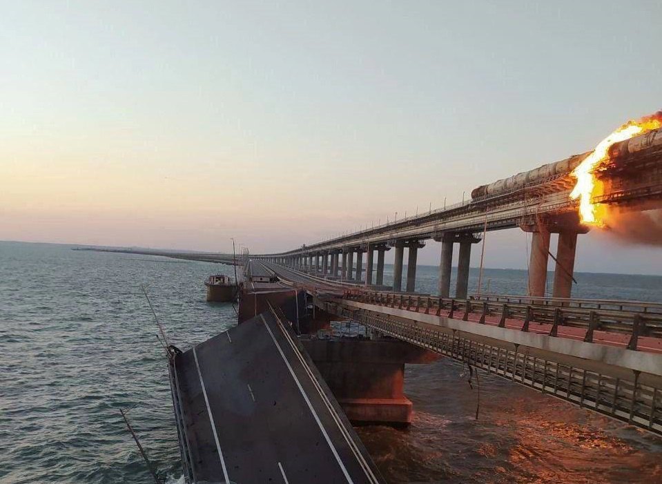 "Росія залежить від мосту через Керченську протоку": ексглава ЦРУ про звільнення Криму