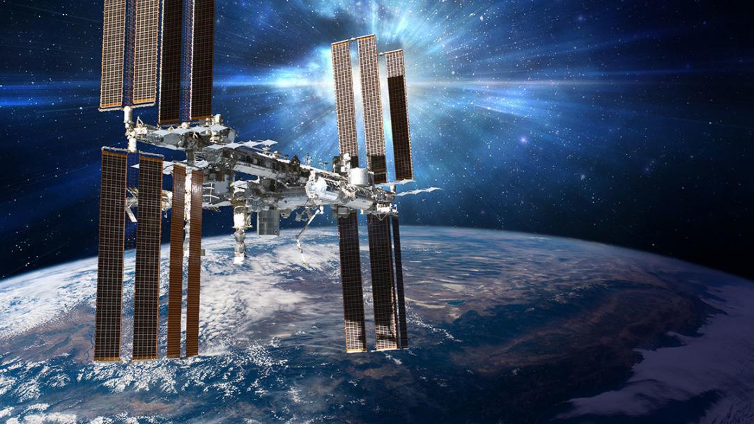 Через витік на російському кораблі астронавти можуть застрягти на МКС на рік