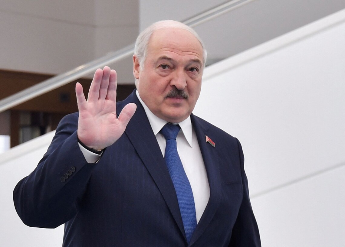 Лукашенко похвалився, що разом з Росією виробляє "будь-які типи озброєння"