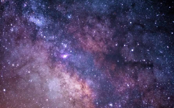 Вчені налякані: нічне небо на Землі стало занадто яскравим