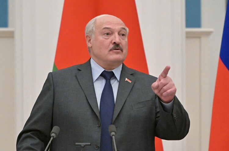 "Росія поставить нам боєприпаси із справжнім ураном": Лукашенко влаштував істерику через снаряди від Британії для ЗСУ. ВІДЕО