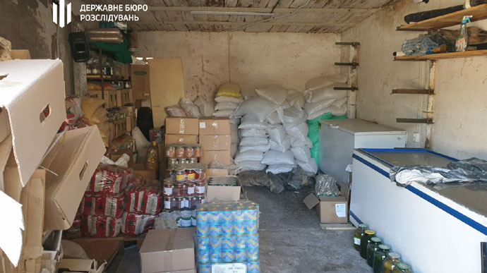 У військових вкрали 3 тонни продуктів: ДБР знайшло підпільний склад