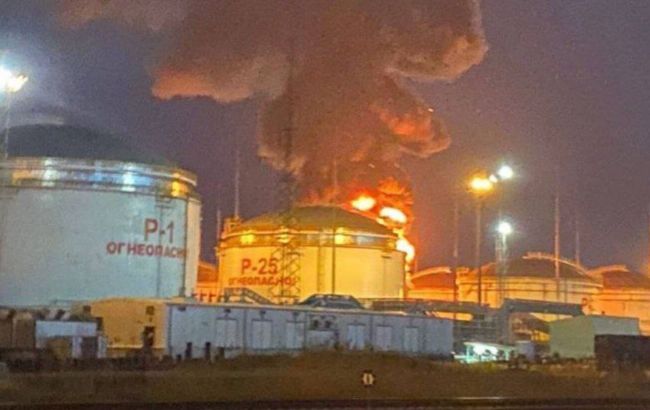 Масштабна пожежа на нафтобазі біля Кримського мосту. Росіяни вигадали причину