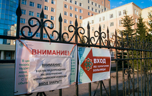 В России врачи сбежали из больницы, полной больных коронавирусом
