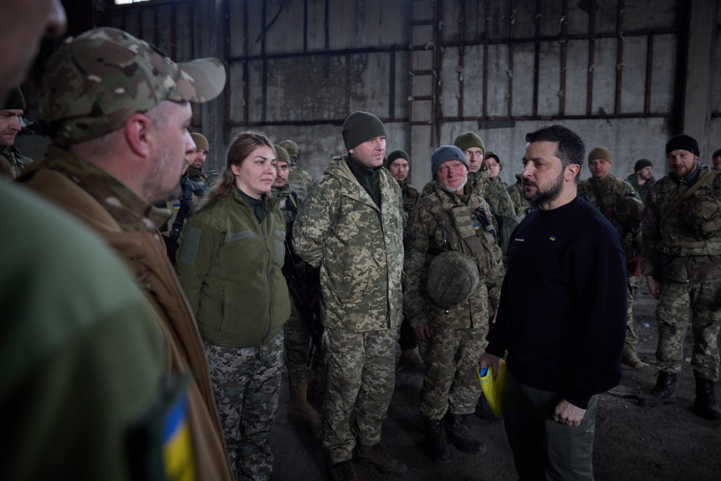 Президент Зеленський відвідав українські позиції на Бахмутському напрямку. ФОТО