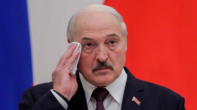 Сотні білорусів у Польщі почали підготовку до повалення Лукашенка – The Times