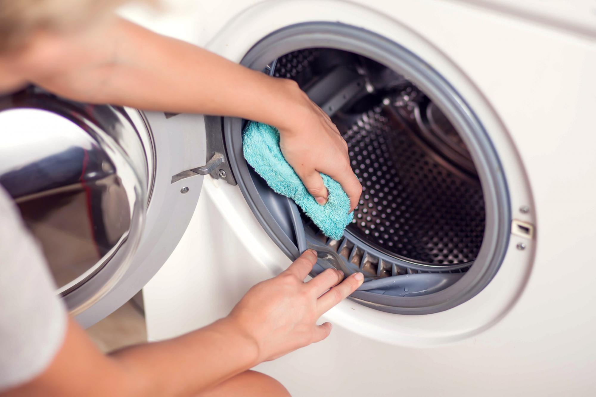 Мийте пральну машинку раз на місяць: чому це так важливо робити 