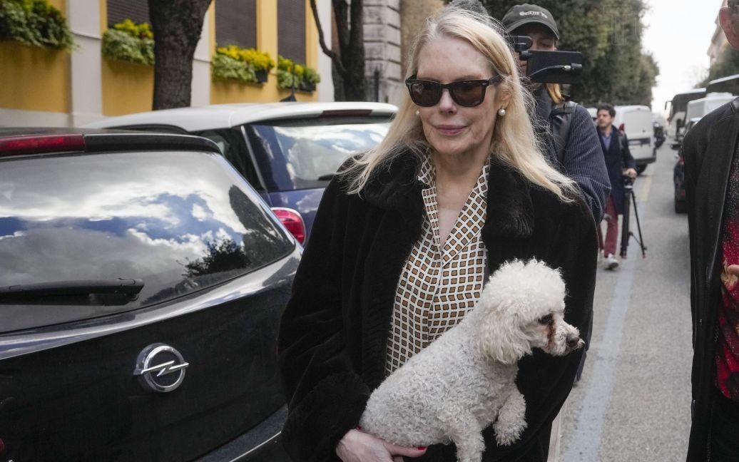 Залишилася на вулиці: італійську принцесу та зірку Playboy виселили з її будинку у Римі за 350 млн євро