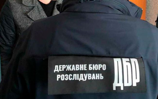 Утримували, били та морили голодом цивільного: під Львовом затримали двох працівників ТЦК