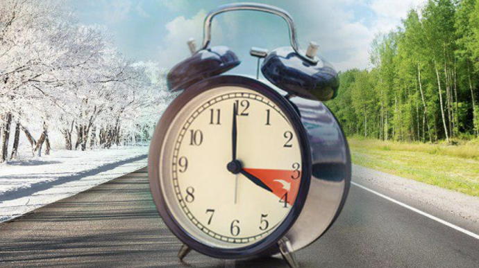 Коли в Україні переводять годинники на зимовий час у 2023 році: як підготувати організм