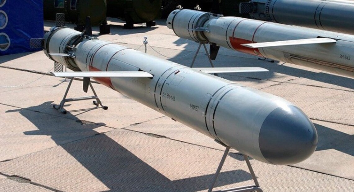 Росія накопичує ракети для надпотужної атаки чи поповнює недоторканий запас: експерт назвав дату можливих ударів