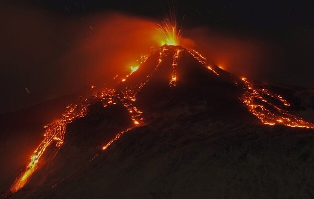 Наростає тривога: 19 вулканів вивергаються на Землі одночасно