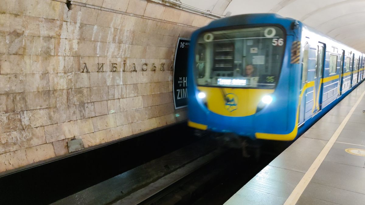 Чи врятує Київ від колапсу "човниковий рух" у метро? Відповідь експерта