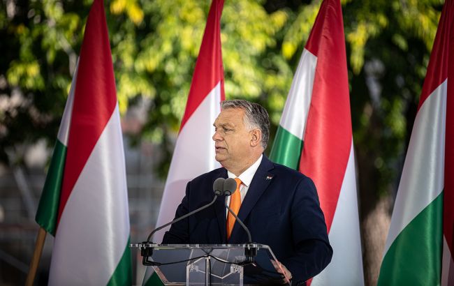 Макрон, Шольц і Мішель зустрілися з Орбаном перед самітом ЄС. Той каже, що "не зрушить"