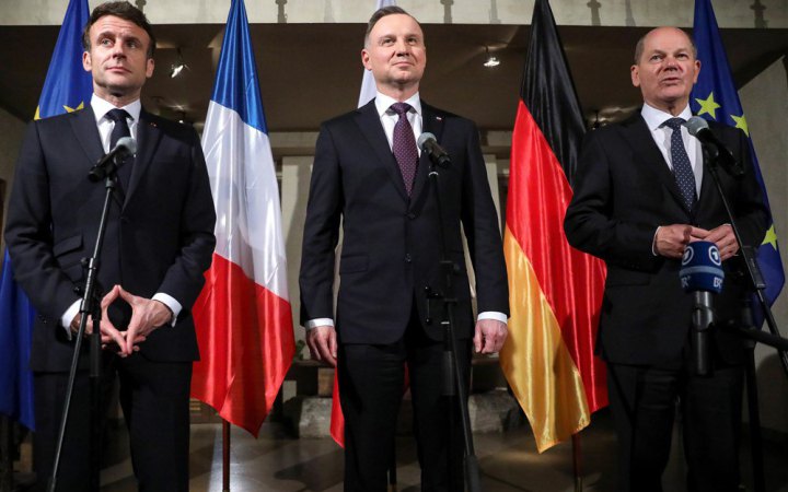 Франція, Німеччина та Польща підтримають Україну до вирішення питання "гарантій безпеки", – FT