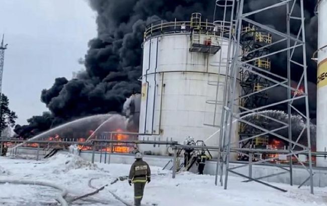 Дрони СБУ атакували два нафтопереробні заводи у Росії, – джерела