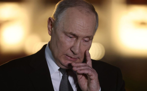 Путін подарував ікону командуванню військової авіації РФ після втрати семи літаків за тиждень