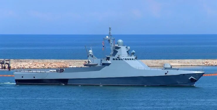 Влаштували "феєрверк": у ГУР показали ефектні кадри знищення російського корабля "Сергій Котов". ВІДЕО