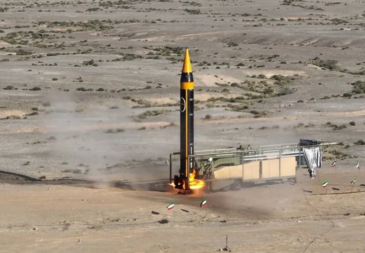Іран представив нову балістичну ракету "Хайбар" з дальністю 2000 км: що відомо про розробку