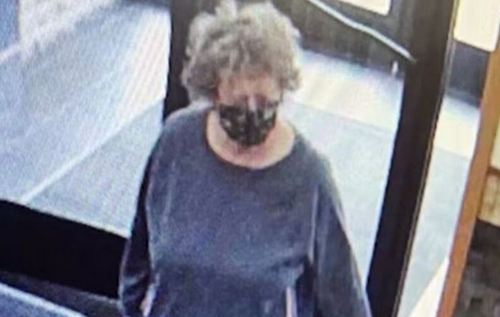 74-річна бабуся з пістолетом пограбувала банк: її мотив здивував