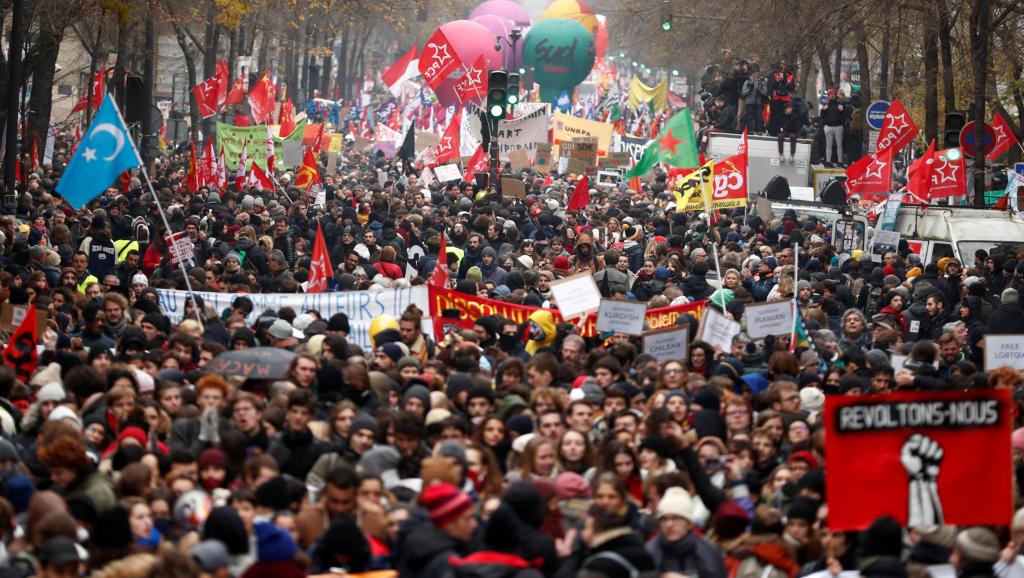 Макрон, Франция, пенсионная реформа, протест, люди, президент